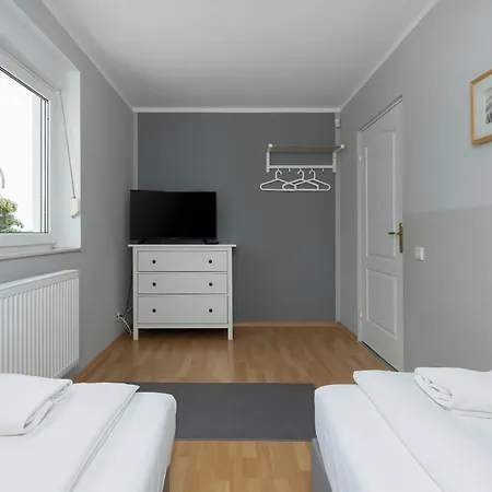 House Victoria's Village By Renters Appartamento